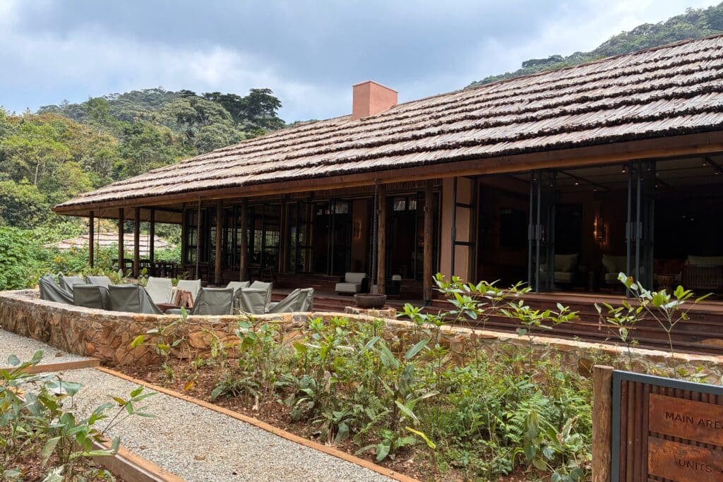 Gorilla Forest Lodge terras restaurant