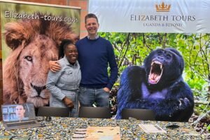 Jan en Barbara van Elizabeth Tours op een reisbeurs