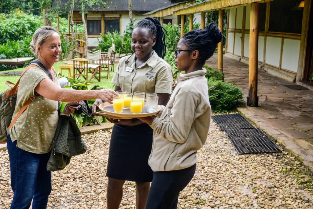 Buhoma lodge exclusive camps welkomstdrink