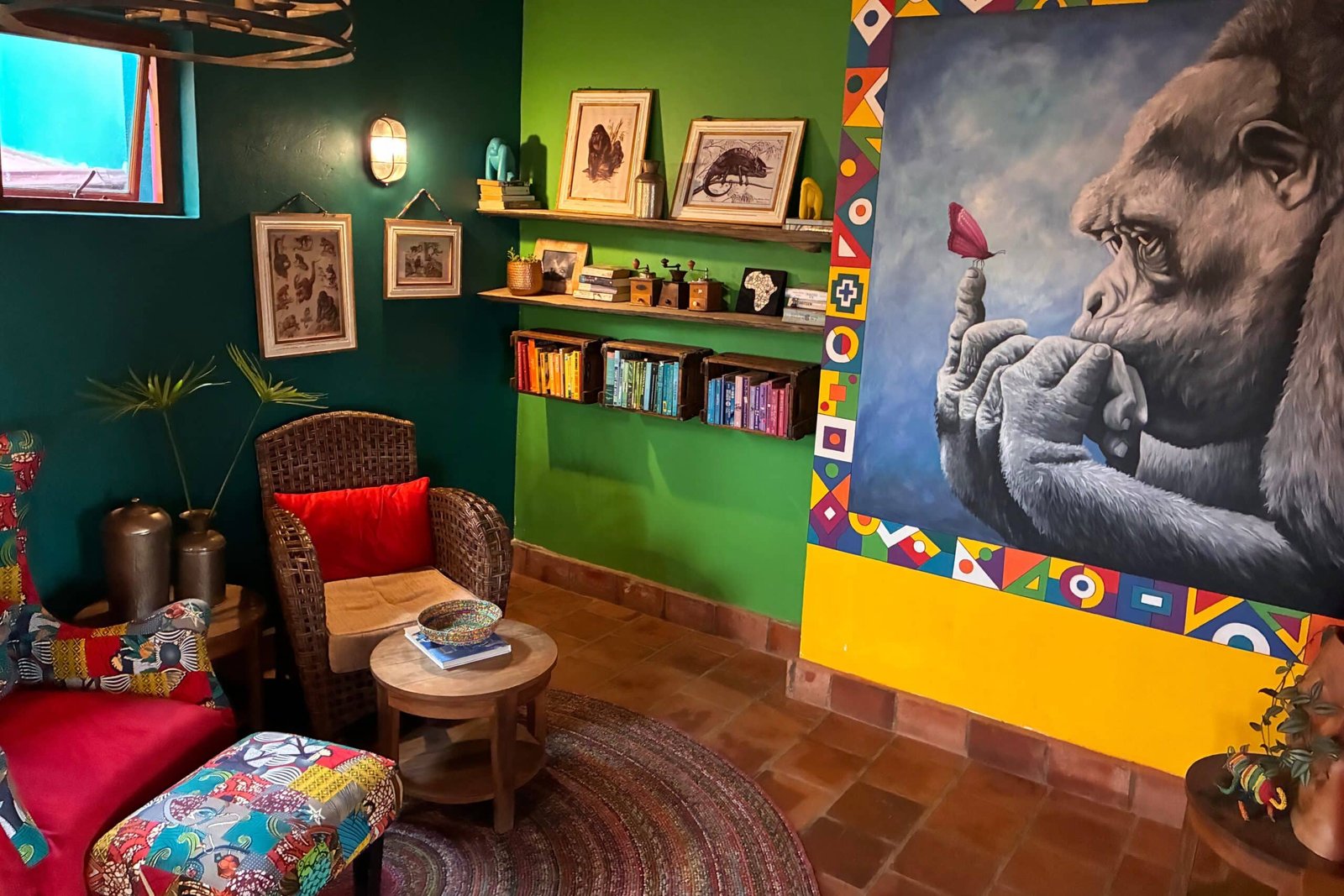 Chameleon-Hill-Forest-Lodge-lobby