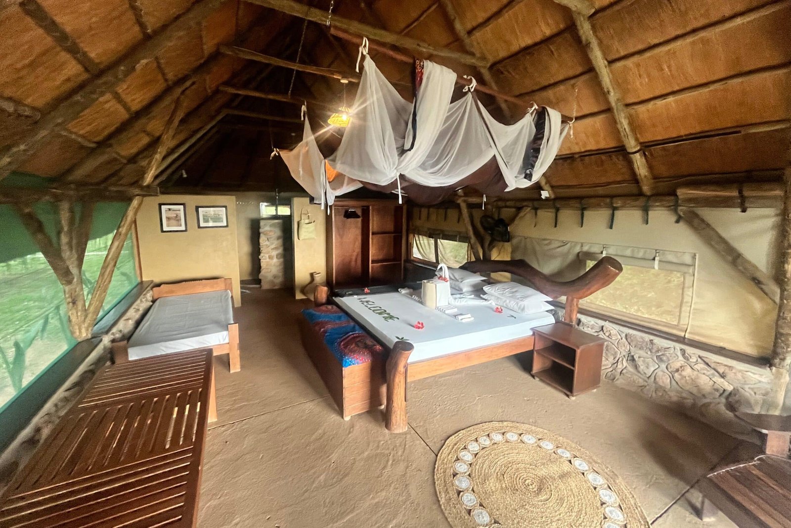 Lake-Albert-Safari-Lodge-triple-kamer