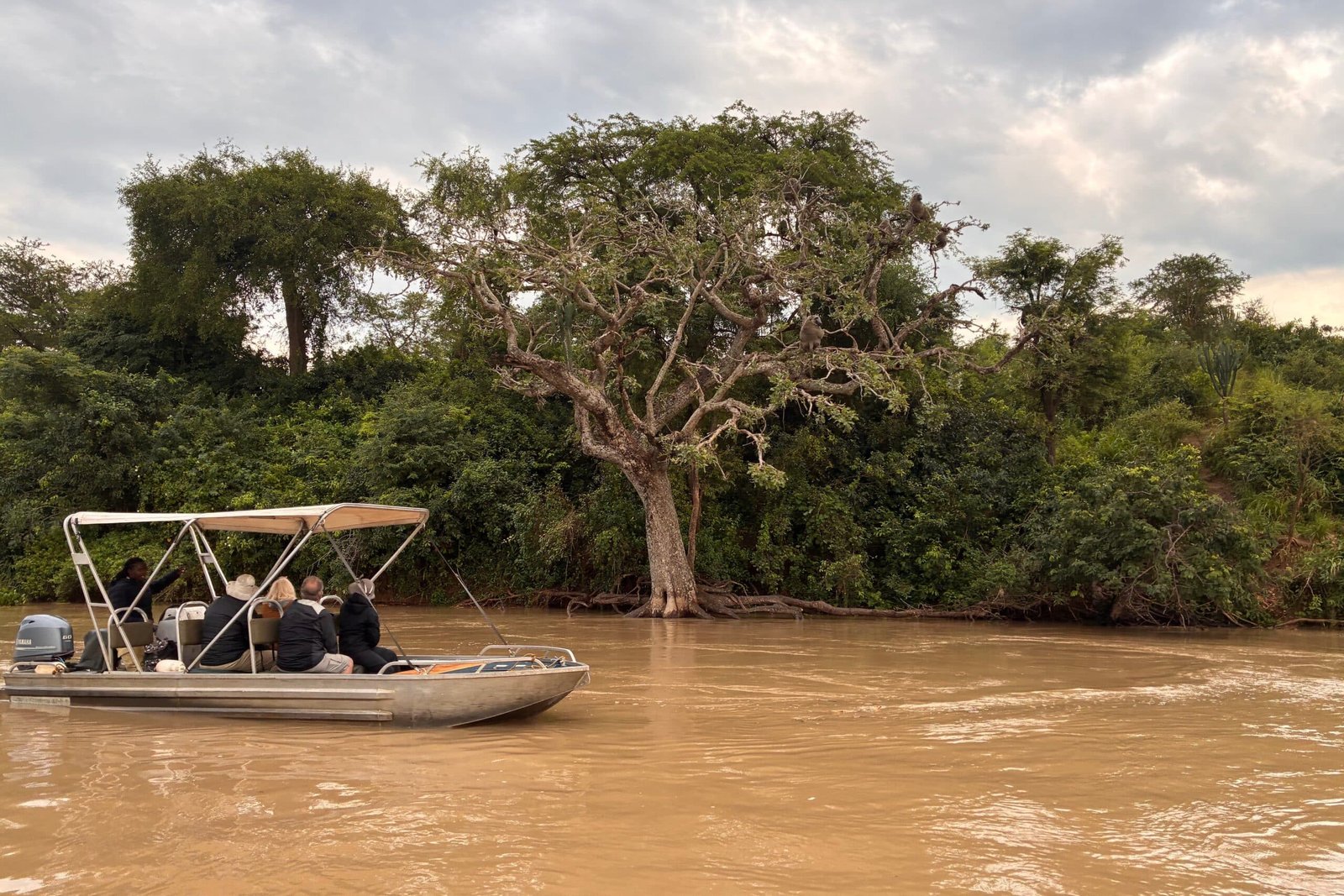 murchison-falls-national-park-privé-boot-voor-delta