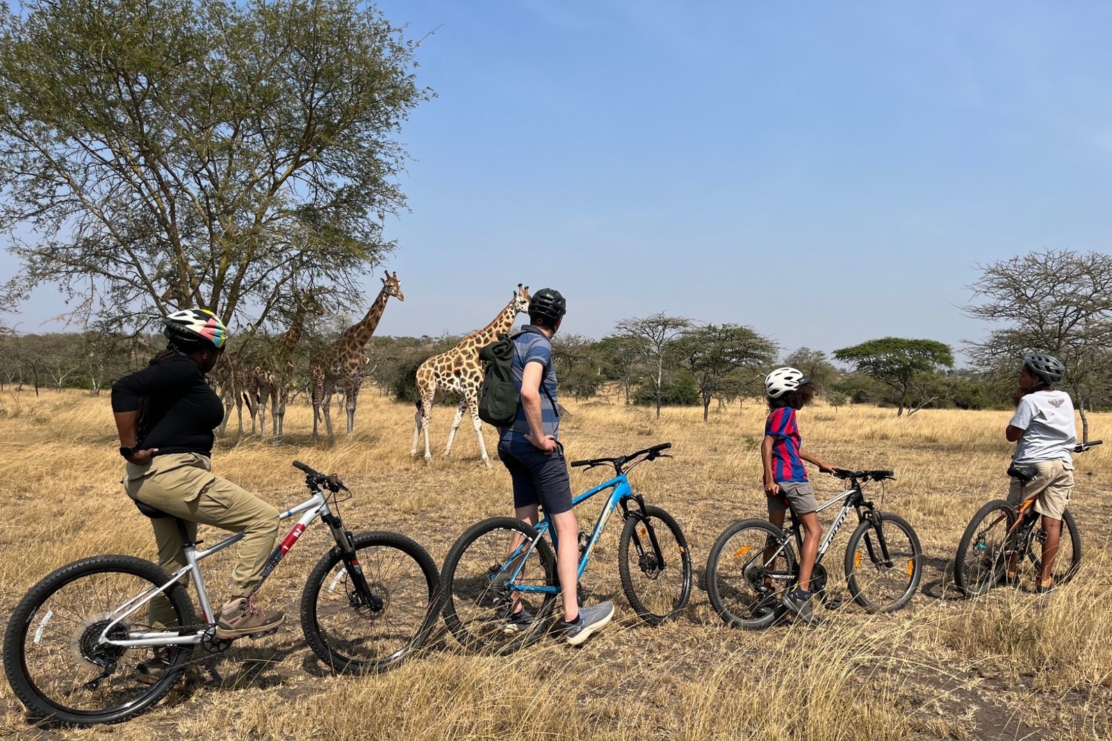 oeganda-lake-mburo-safari-fietstocht-giraffen