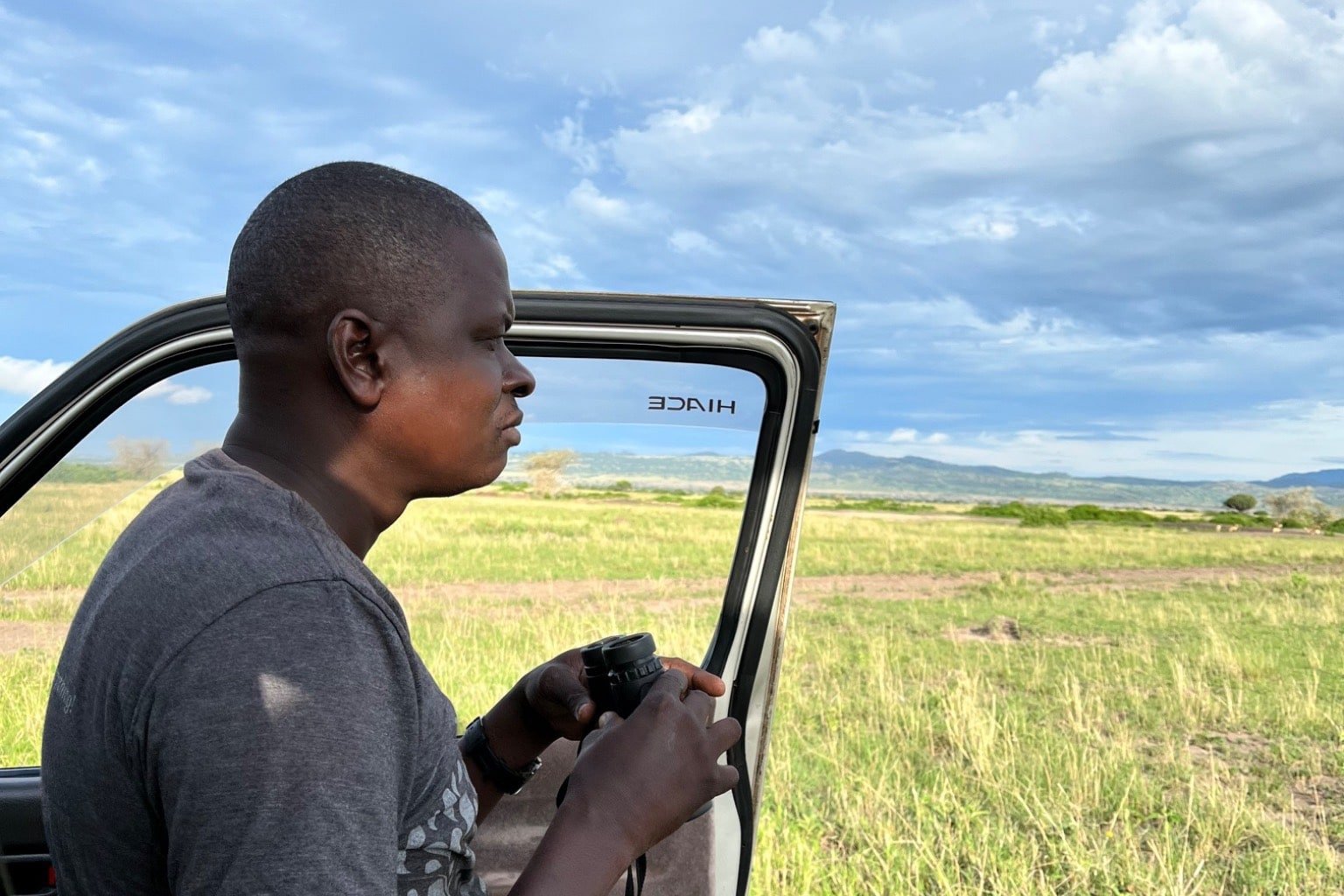oeganda-safari-gids-in-auto-queen-elizabeth-national-park