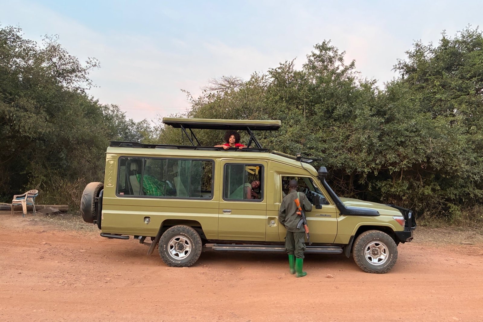 safari-voertuig-met-gids-lake-mburo-oeganda