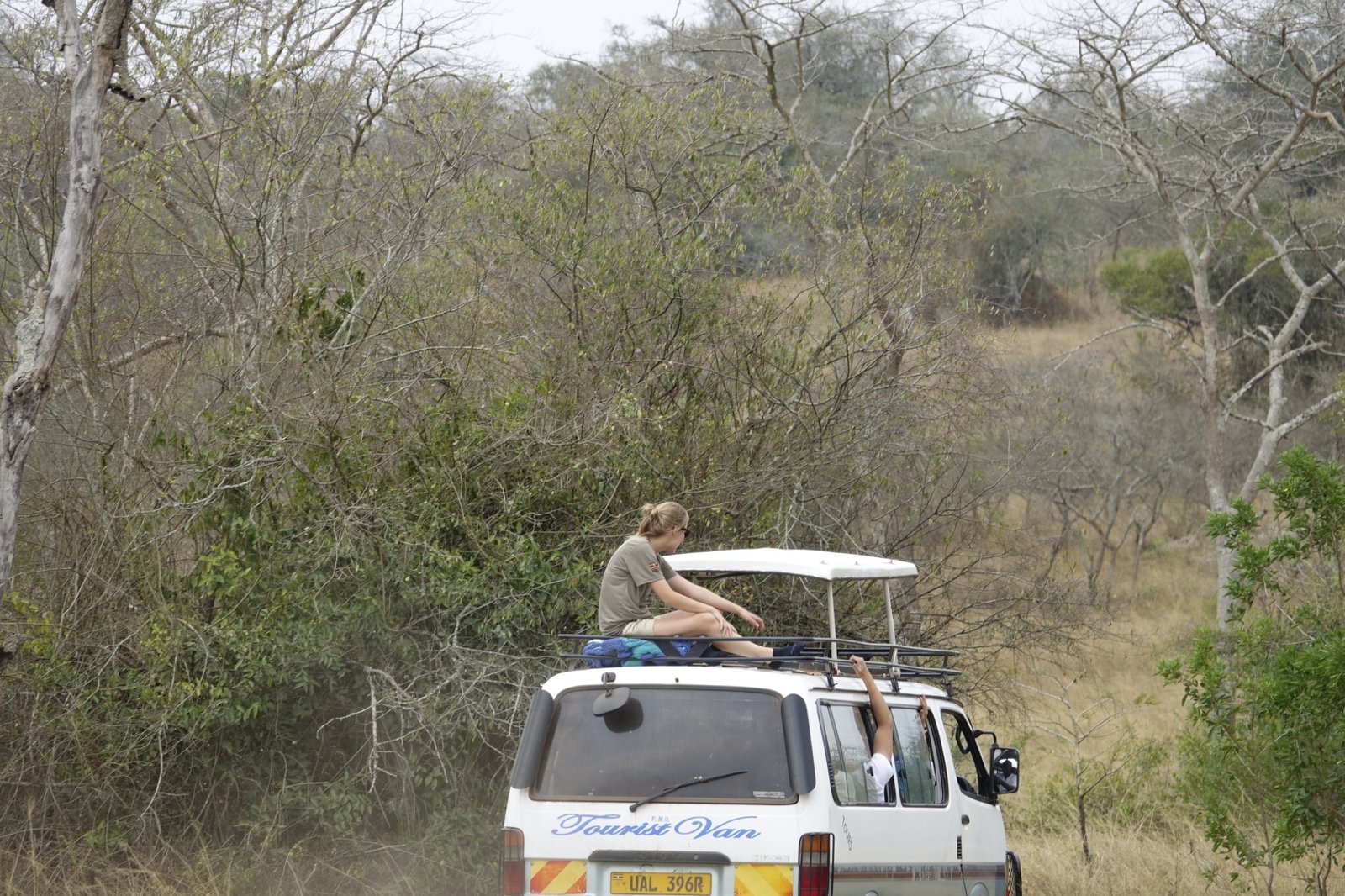 toerist-op-safari-jeep-lake-mburo-oeganda