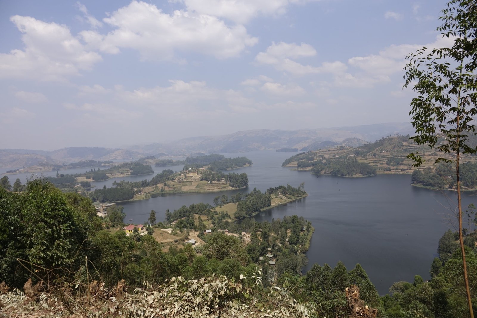 uitzicht-panoramisch-lake-bunyonyi-uganda