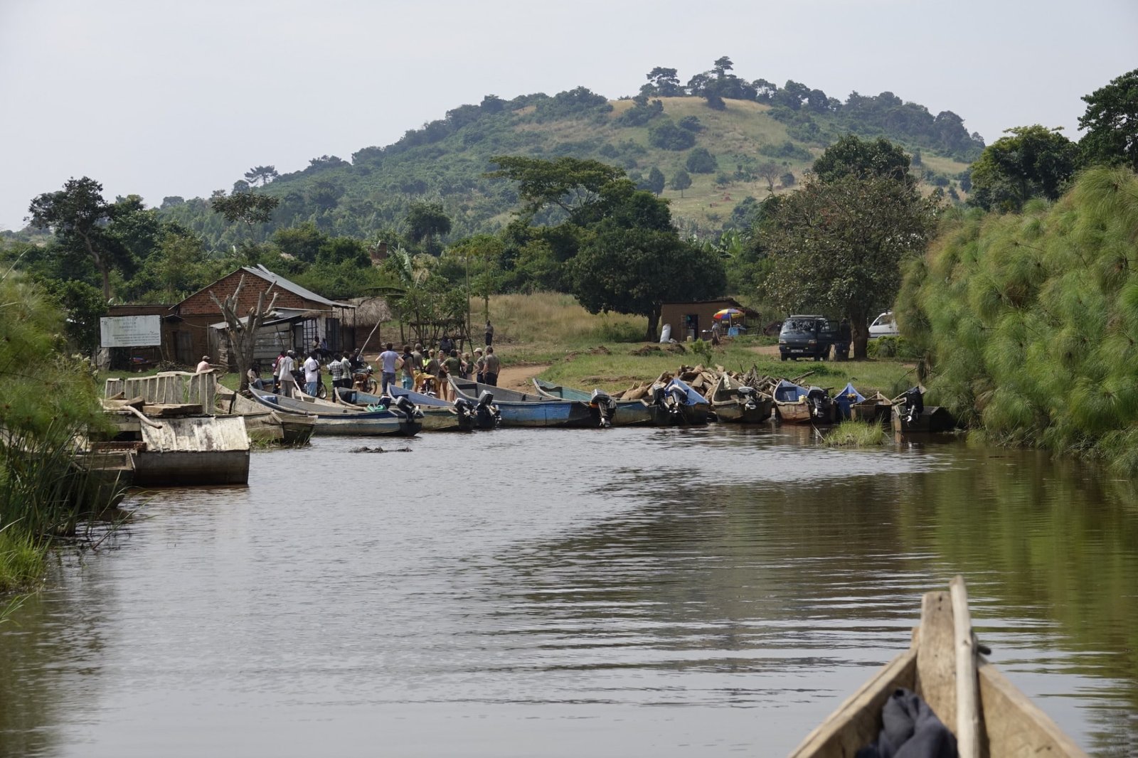 vissersboten-victoria-meer-oeganda-dorp