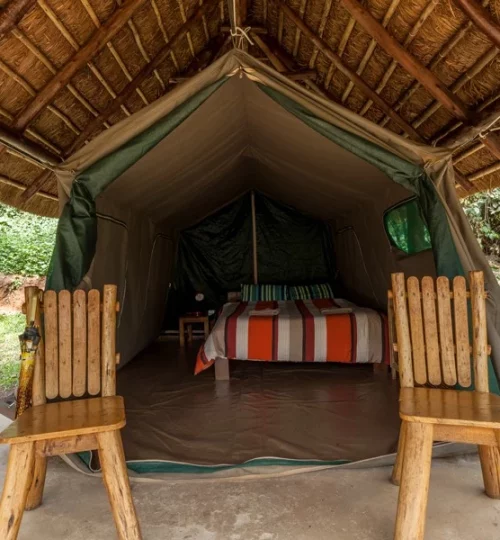 Kibale-Forest-Camp-Tent-dubbel