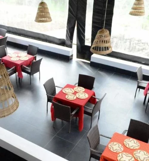 Koi koi koi-koi-cultural-village-binnen-restaurant